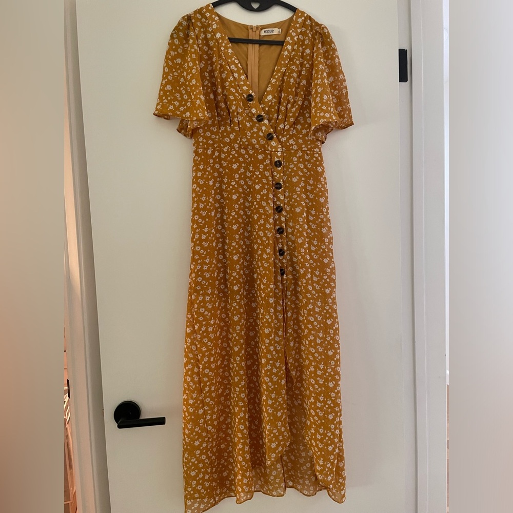 Essue dress NWOT